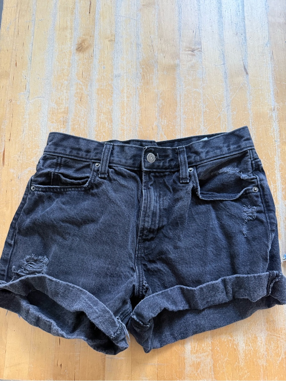 2 pairs size 6 shorts Abercrombie & American eagle - Picture 4 of 6